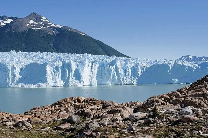 Perito Moreno glacier, Iguazú Falls, Buenos Aires tango and Patagonia mountains – Argentina travel guide 2026-2027