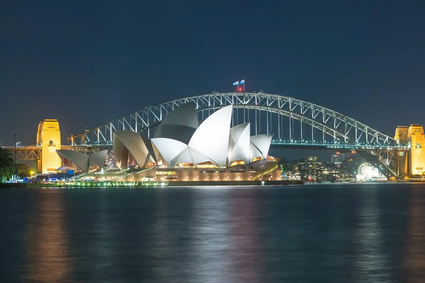 Sydney Opera House, Great Barrier Reef, Uluru at sunset and Twelve Apostles – Australia travel guide 2026-2027