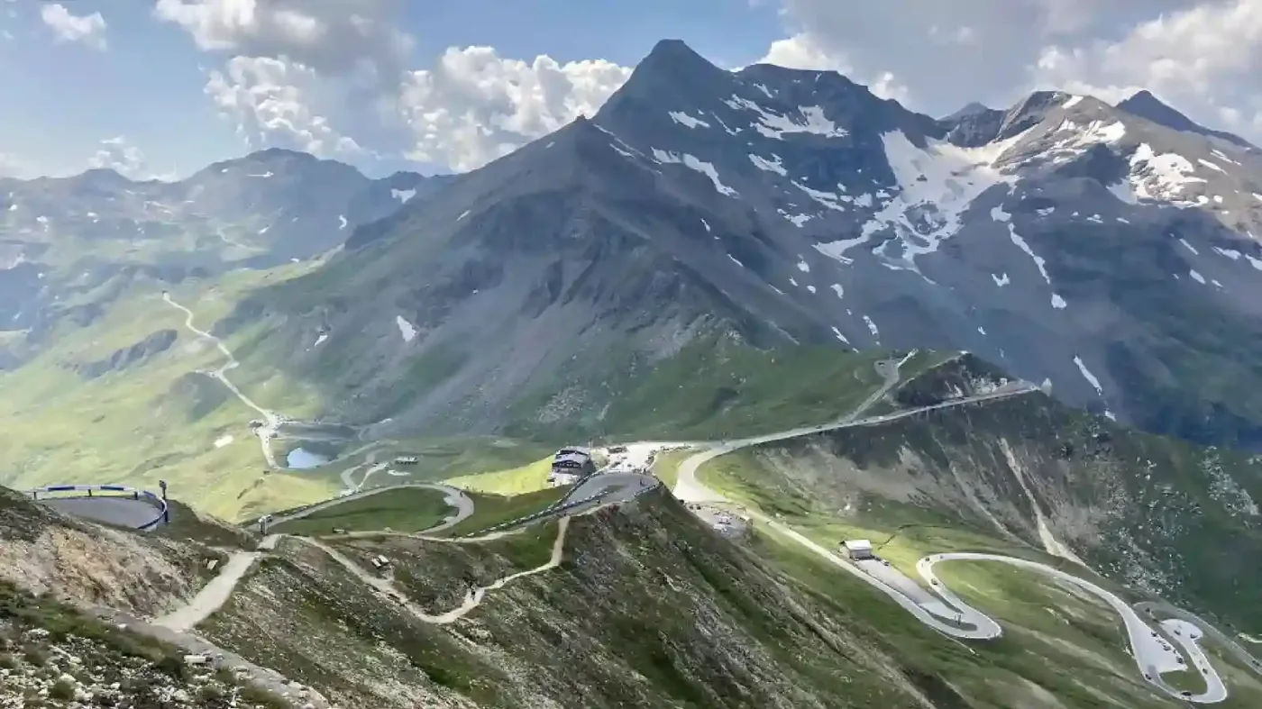 Vienna Hofburg, Salzburg fortress, Hallstatt lake and Grossglockner Alpine road – Austria travel guide 2026-2027