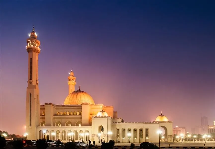 Manama skyline, Bahrain Fort, Tree of Life and Al Fateh Grand Mosque – Bahrain travel guide 2026-2027