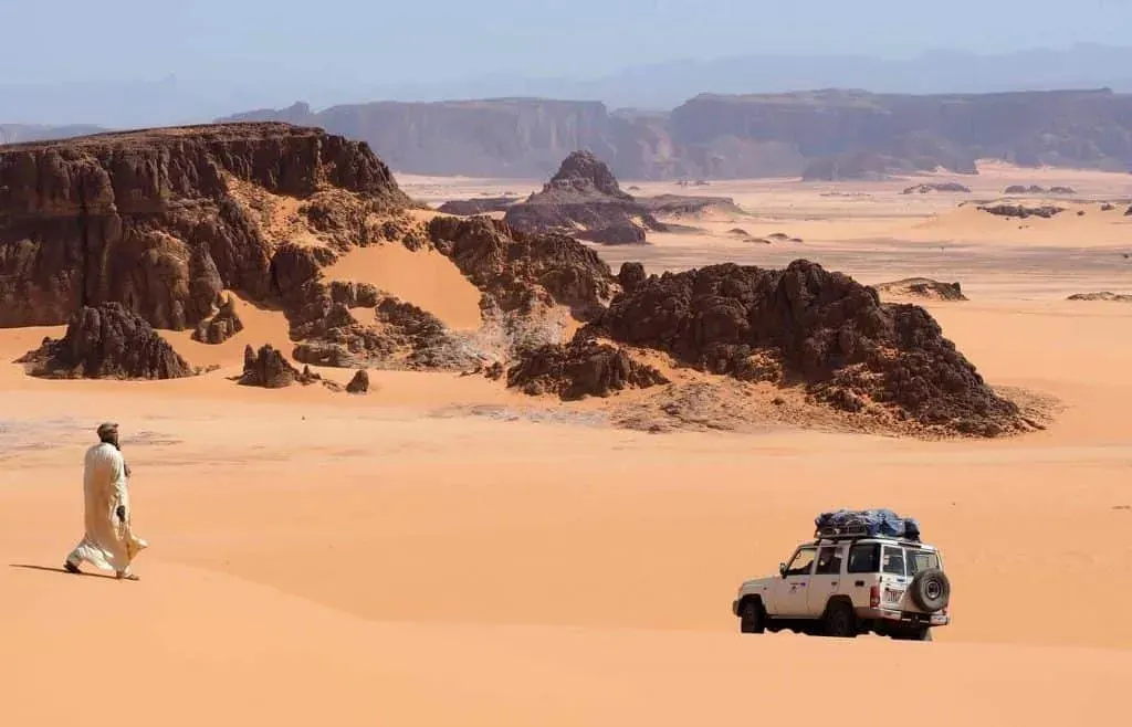 Zakouma elephants, Ennedi desert arches, Lakes of Ounianga and Sahara dunes – Chad travel guide 2026-2027