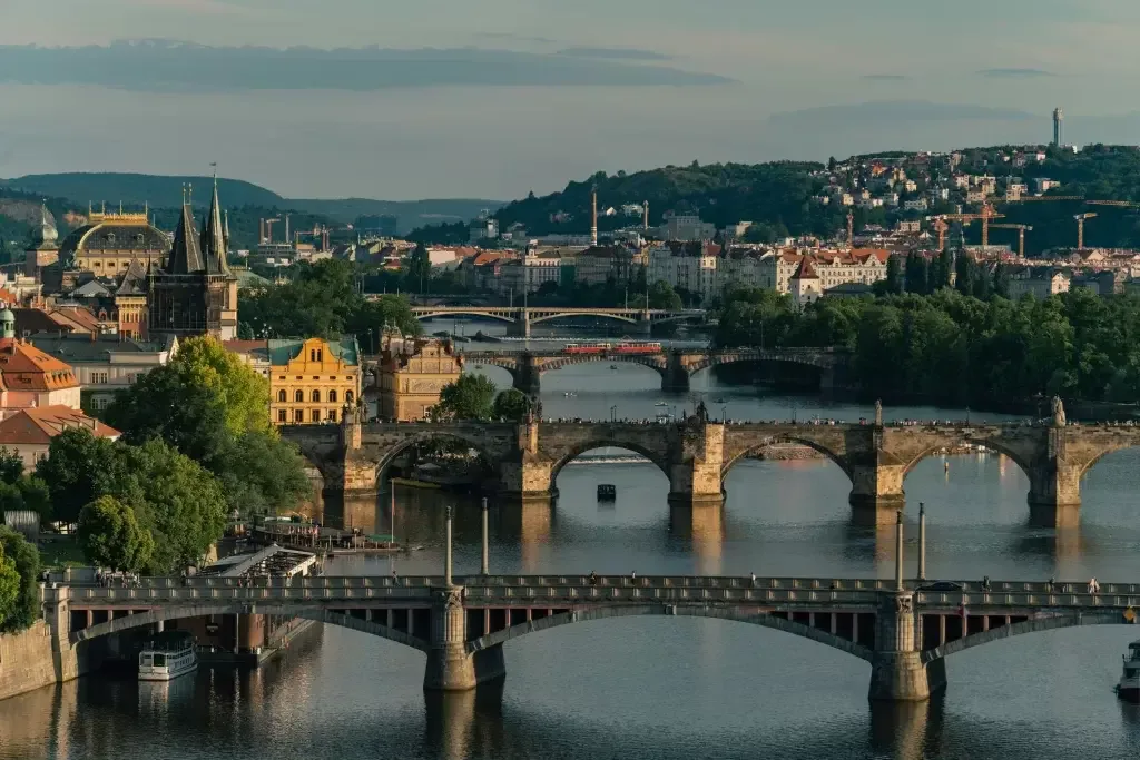 Prague Castle, Charles Bridge, Český Krumlov and Karlovy Vary colonnades – Czechia travel guide 2026-2027
