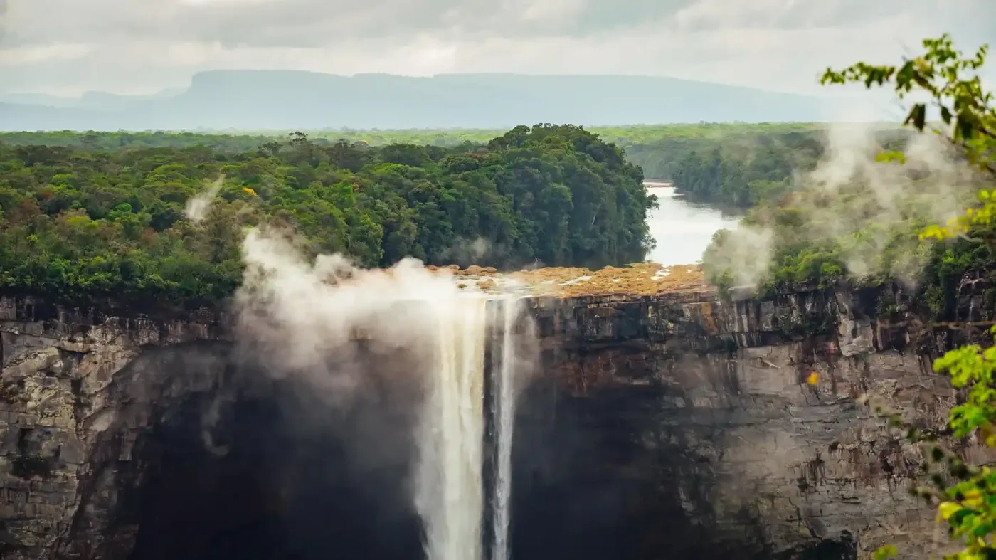 Kaieteur Falls, Rupununi savannah, Georgetown stilt houses and Amazon rainforest – Guyana travel guide 2026-2027