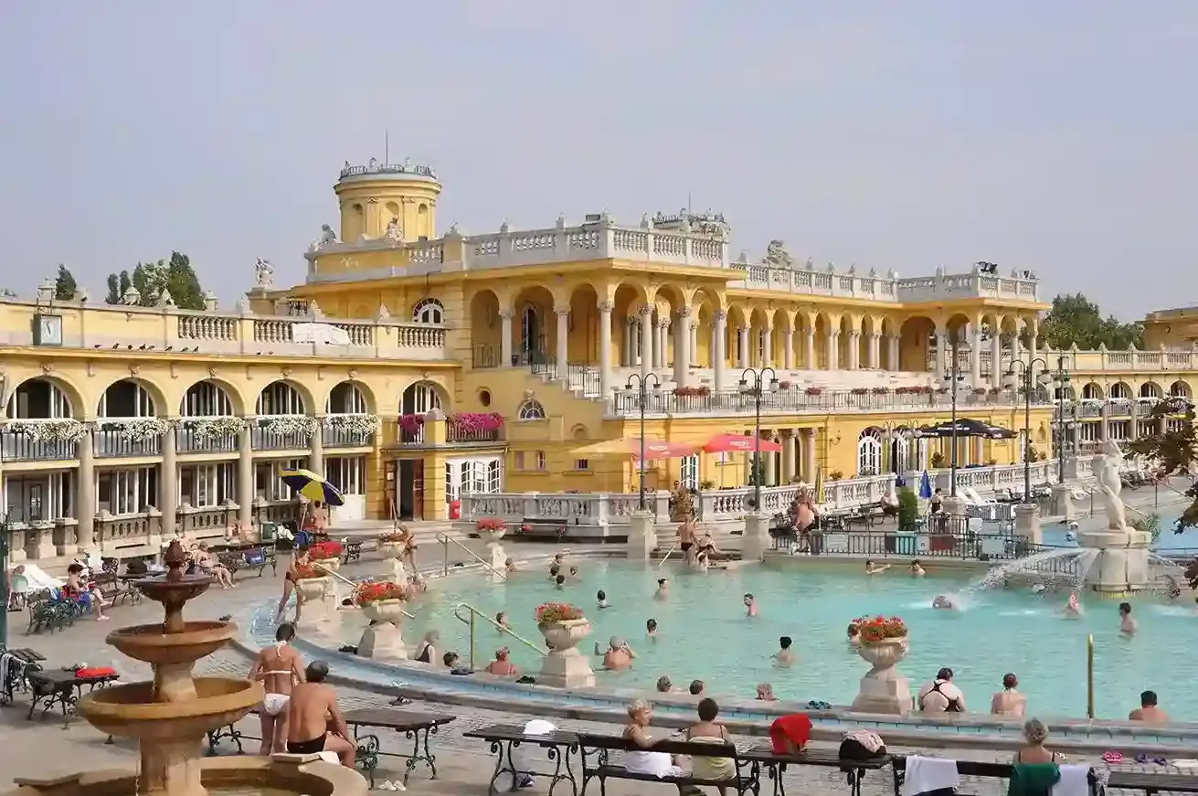 Budapest Parliament, Széchenyi thermal bath, Lake Balaton and Tokaj vineyards – Hungary travel guide 2026-2027