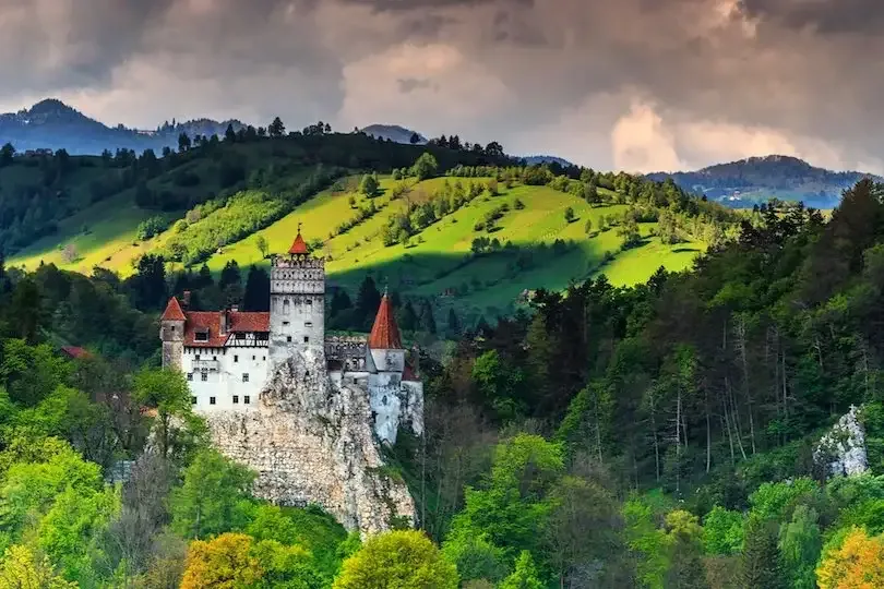 Bran Castle, Painted Monasteries of Bucovina, Transfăgărășan road and Danube Delta – Romania travel guide 2026-2027