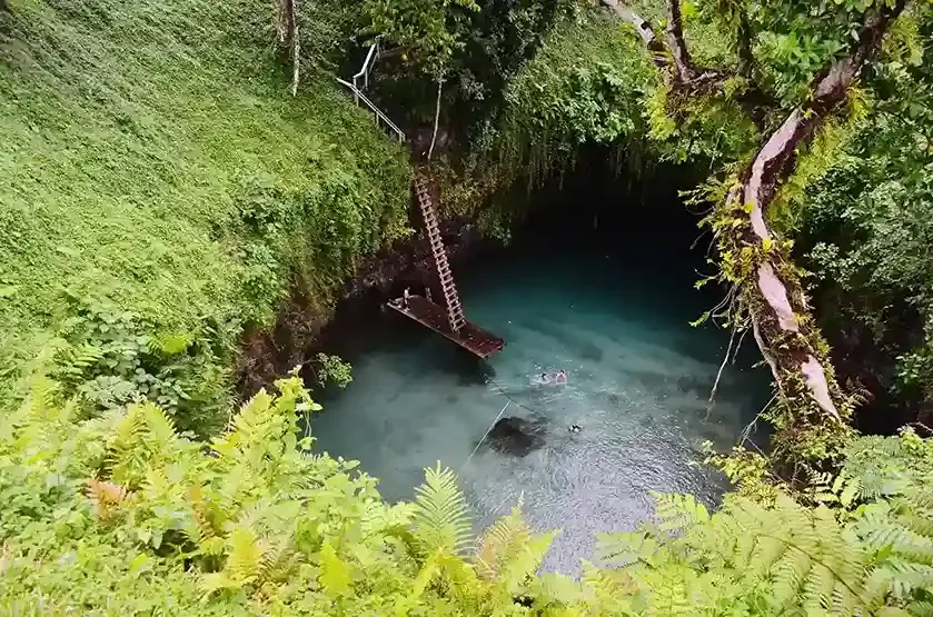 To-Sua Ocean Trench, Lalomanu Beach, Alofaaga Blowholes and traditional fale – Samoa travel guide 2026-2027