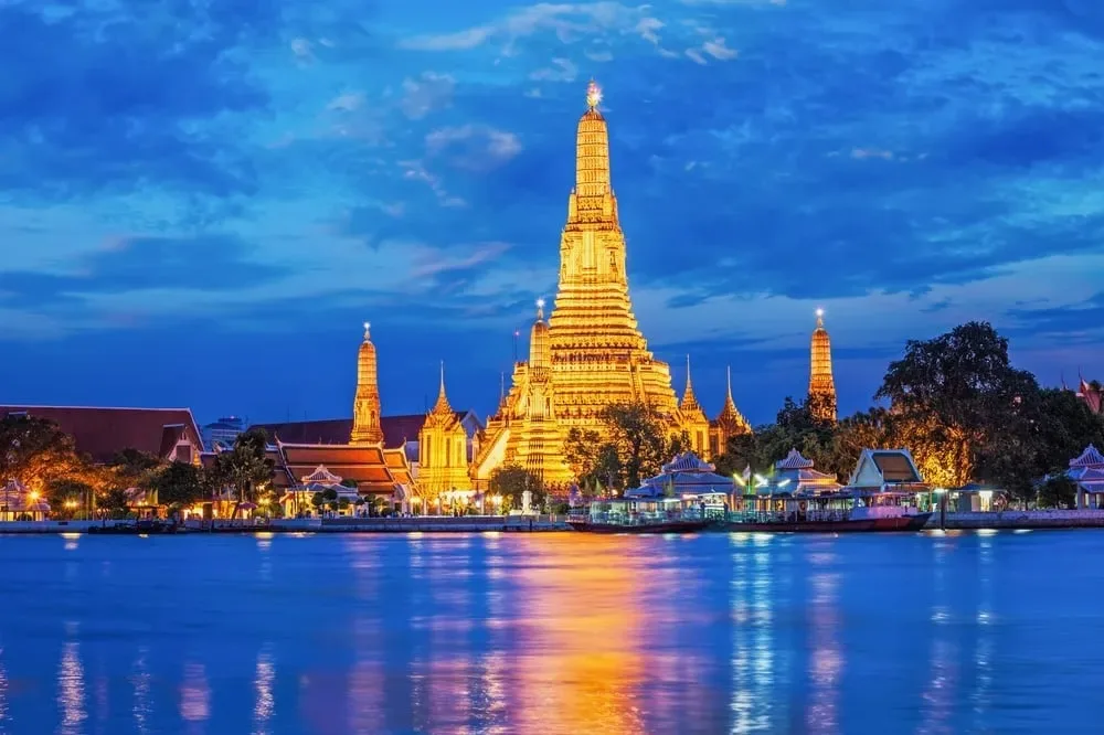 Bangkok temples, Phuket beaches, Chiang Mai mountains and Phi Phi islands – Thailand travel guide 2026-2027