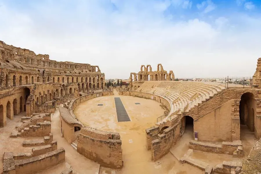 Carthage ruins, El Jem Colosseum, Sidi Bou Said, Sahara dunes – Tunisia travel guide 2026-2027