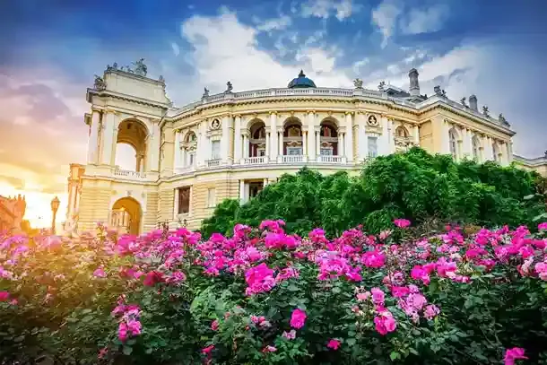 Kyiv golden domes, Lviv old town, Carpathian mountains and Odesa opera house – Ukraine travel guide 2026-2027