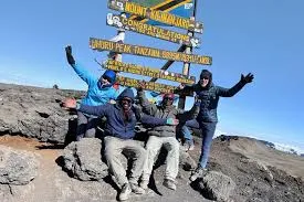 Mesure de Kilimandjaro de la route Marangu de 5 jours
