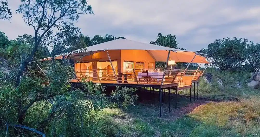 Camp de safari de luxe à Serengeti