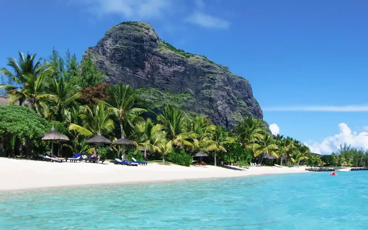Le Morne Beach – best island in Africa for luxury 2026
